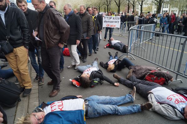 Flashmob 25.4. in Hannover "TTIP kills"