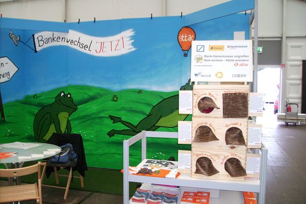 Fühlkisten mit Infostand nach Aufbau Fühlkisten mit Infostand nach Aufbau
