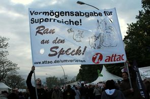 Aktion vor der Bühne